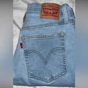 Levi’s Women Wedgie Straight Size 30